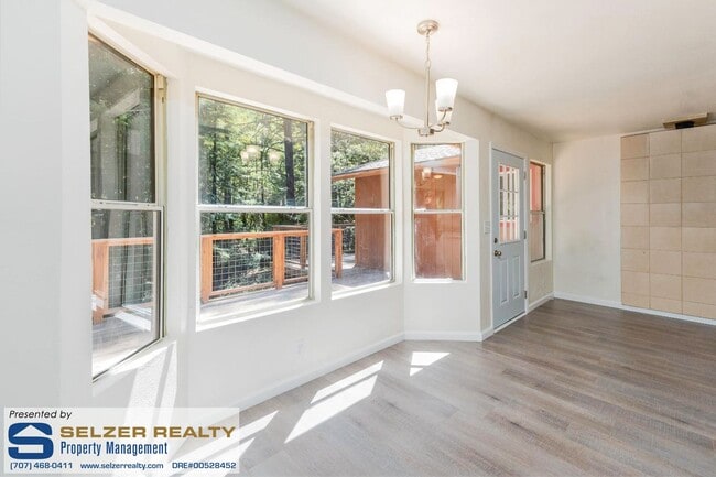 Building Photo - Charming updated 3 bd. Brooktrails home in...