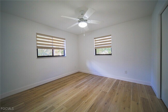 Building Photo - 1250 Riverbend Dr