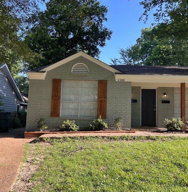 Primary Photo - Cute 2-bedroom 1.5 bath duplex in Mid-Town