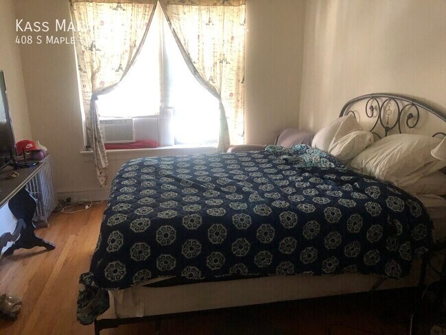 Building Photo - 408 S Maple Ave