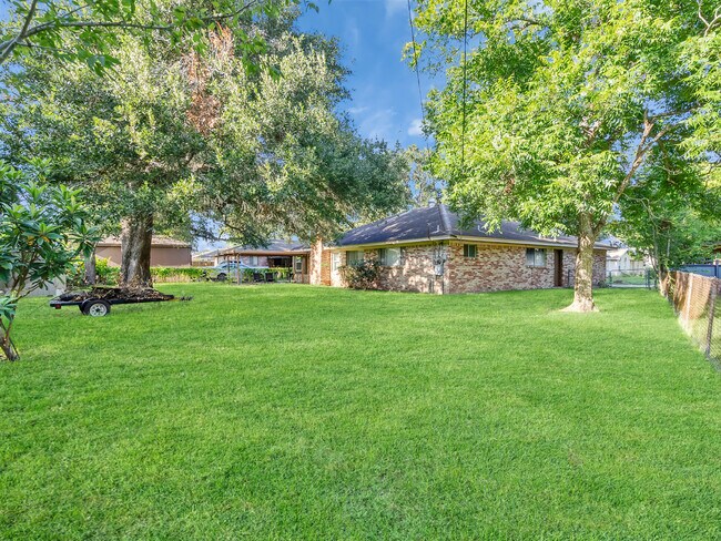 Building Photo - 15443 W Willowwind Cir