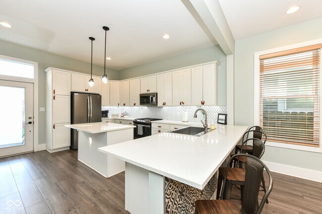 Building Photo - 1242 S Talbott St