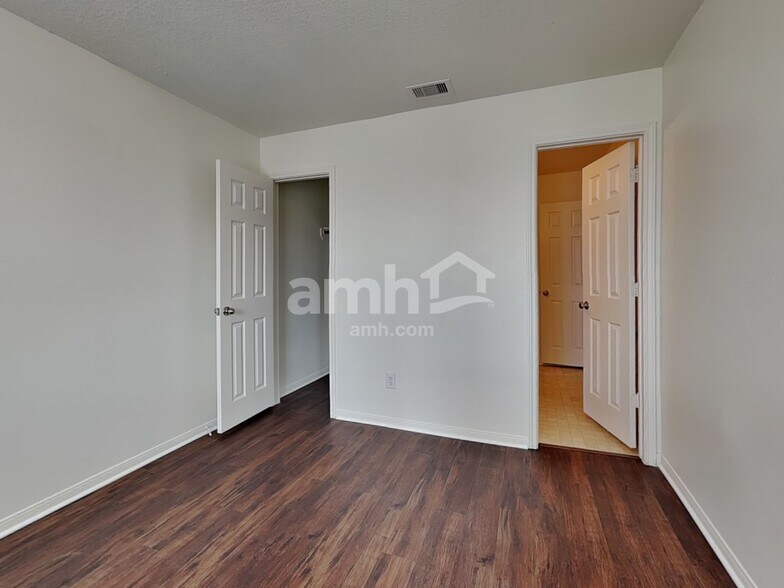 Building Photo - 19515 Providence Shore Way