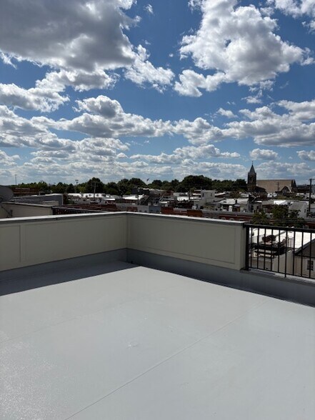 Building Photo - 1408 Steuart St