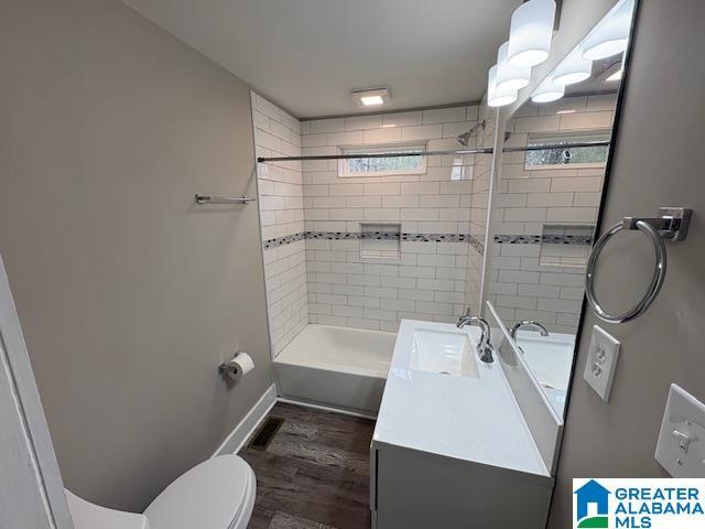 Building Photo - 336 3rd St E