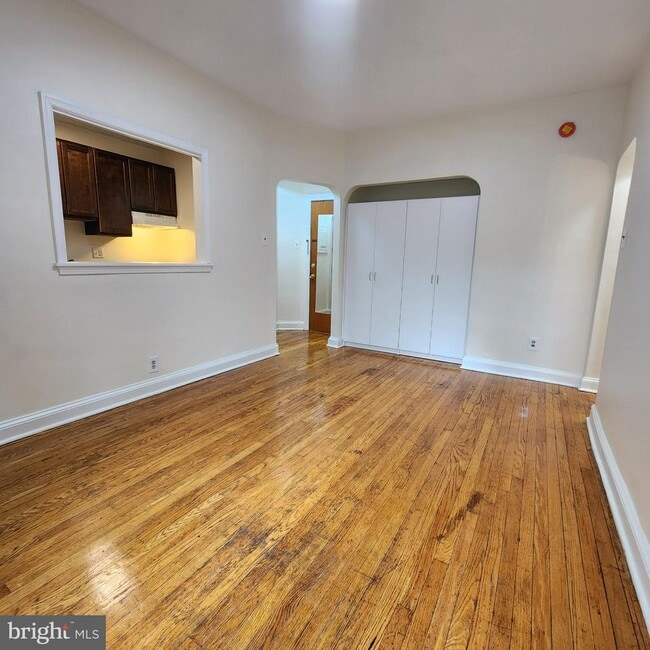 Building Photo - 400 W Hortter St