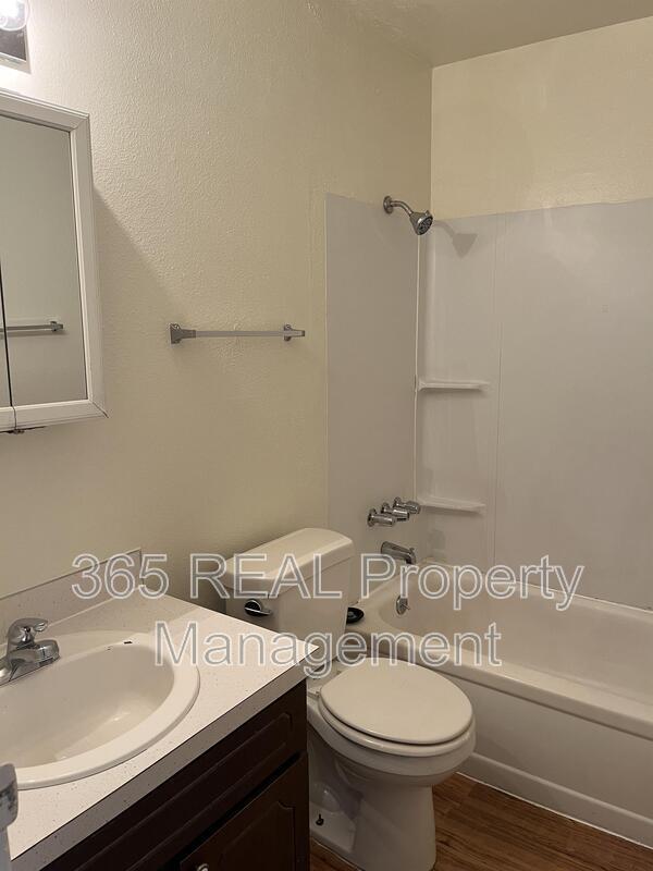 Building Photo - 2515 W 27th St