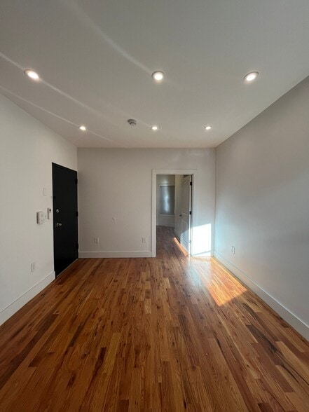 Building Photo - 237 Clinton Ave