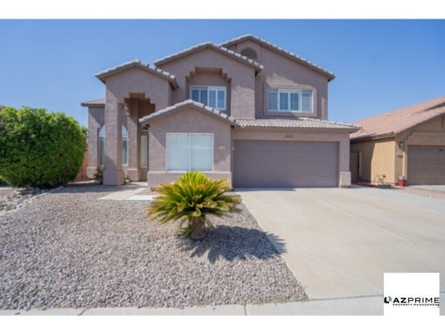 Building Photo - Live large in this Gorgeous 4/3 Unfurnishe...