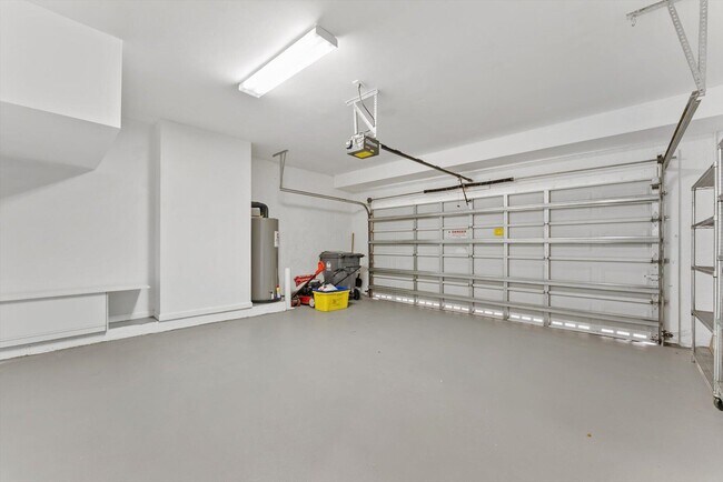 Building Photo - 9825 Scribner Ln