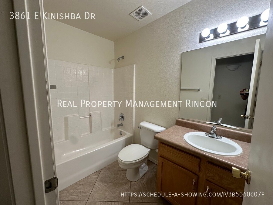 Building Photo - 3861 E Kinishba Dr