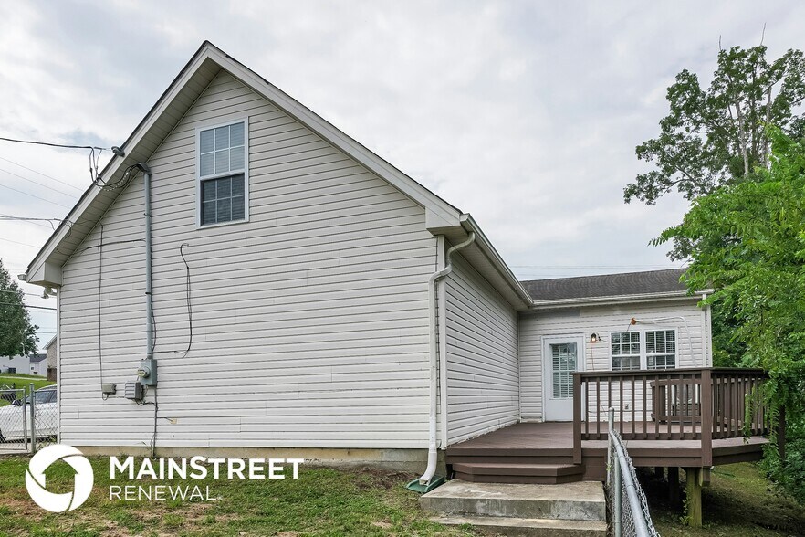 Building Photo - 101 Lyndhurst Dr