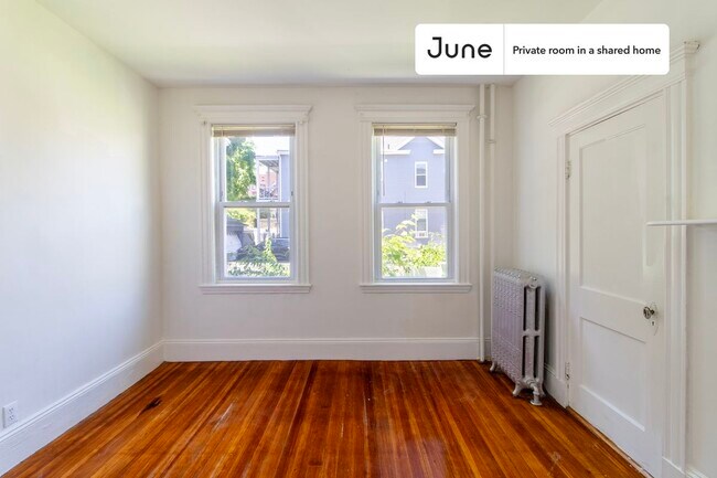 Building Photo - Room in Shared 5 bed/2 bath home