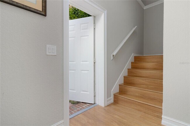 Building Photo - 216 Eastpark Dr