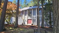 Building Photo - Two Bedroom Oakbrook Condo