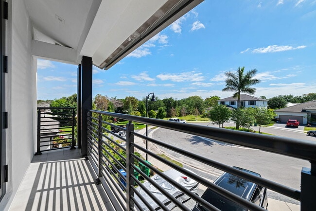 Building Photo - 5735 SW 104th Terrace