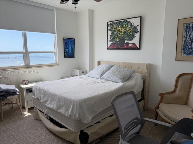 Building Photo - 801 Brickell Key Blvd