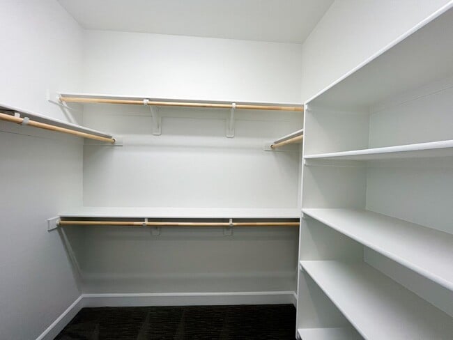 Building Photo - Exquisite Luxury Rental in Prestigious Gated Tule Springs Community