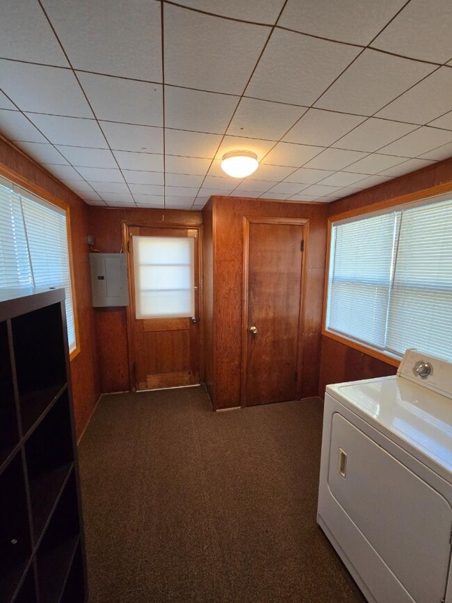 Building Photo - 218 Miami St