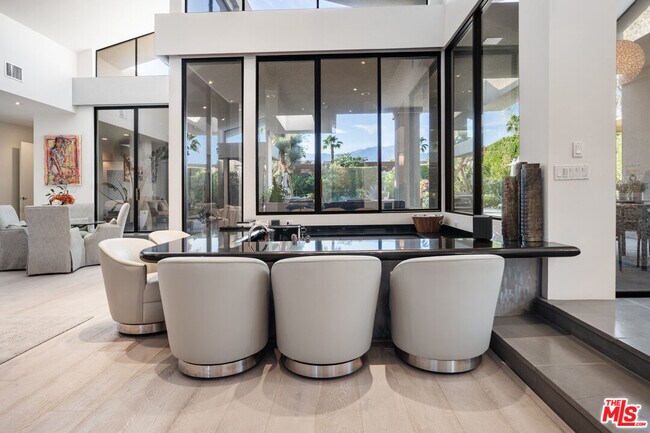 Building Photo - 6 Rocky Ln