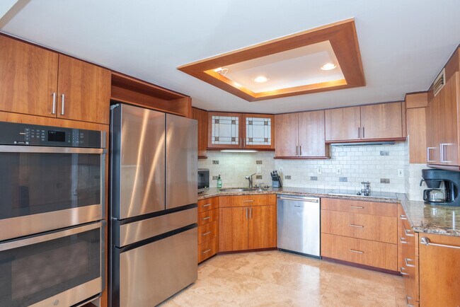 Building Photo - 5070 N Ocean Dr