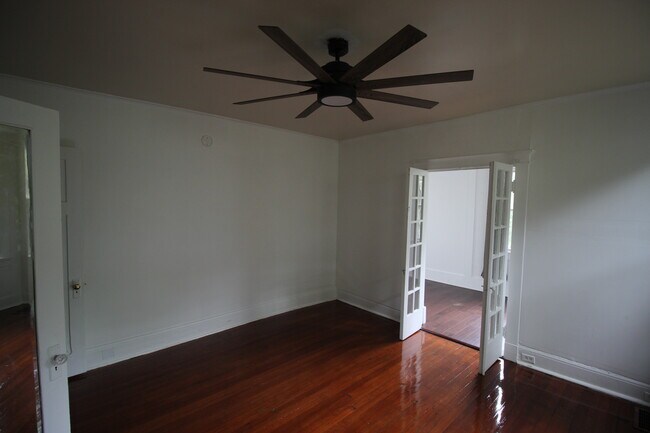 Building Photo - 3300 Napoleon Ave