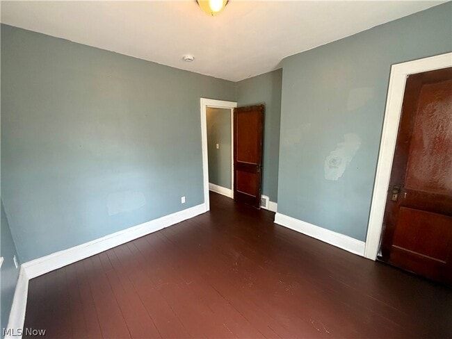 Building Photo - 578 Hoye Ave