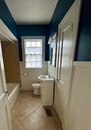 Building Photo - 2331 40th St