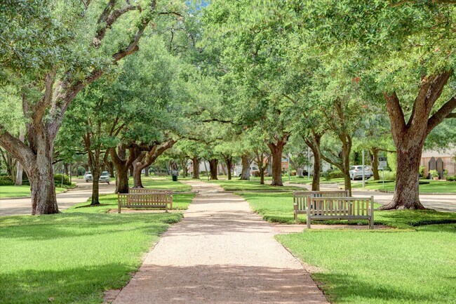 Building Photo - 5007 Cedar Creek Dr