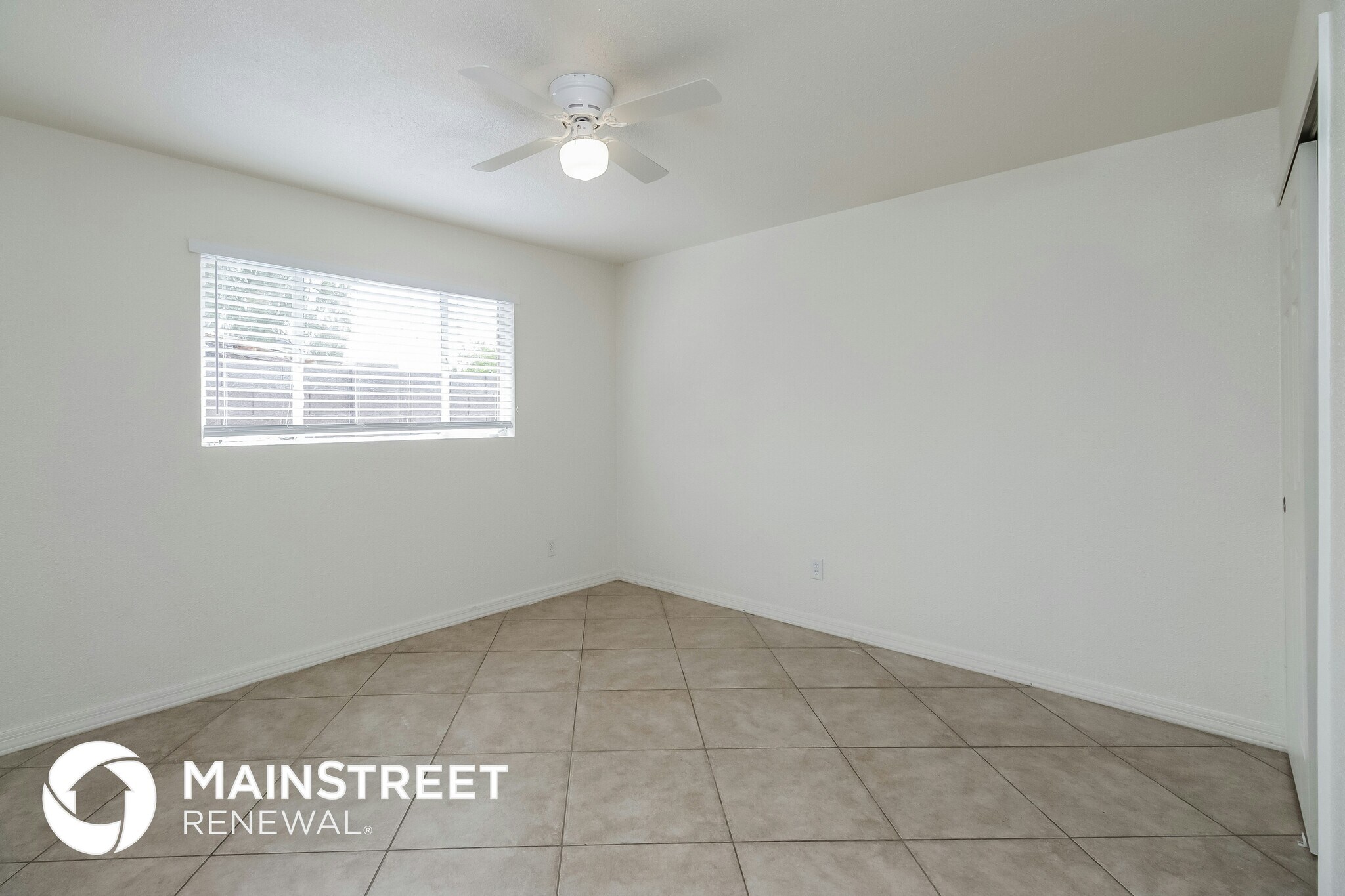 Building Photo - 4725 W Crittenden Ln