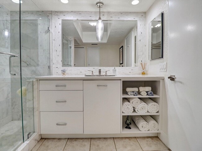Building Photo - 77897 Woodhaven Dr S
