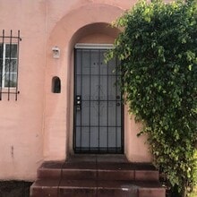 Building Photo - Nice 2 Bedroom House