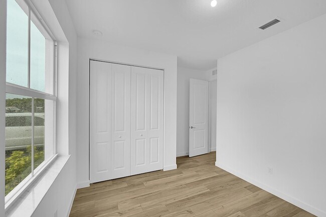 Building Photo - 3501 Harborside Ave