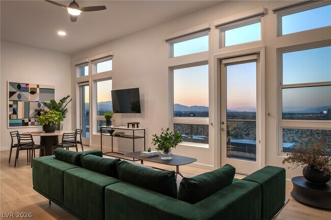 Building Photo - 11055 S Las Vegas Blvd