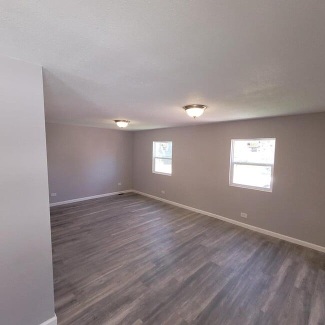 Building Photo - 804 Westbourne Ave