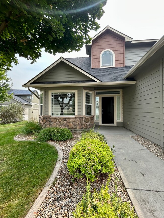 Building Photo - Spacious Saddlebrook Home with Bonus Room, Office & No Rear Neighbors