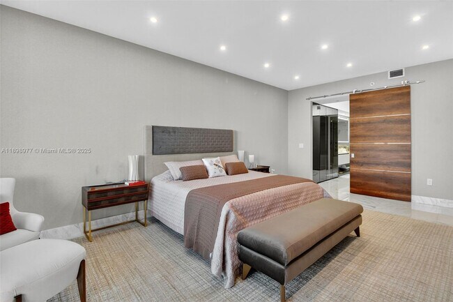 Building Photo - 5000 Island Estates Dr