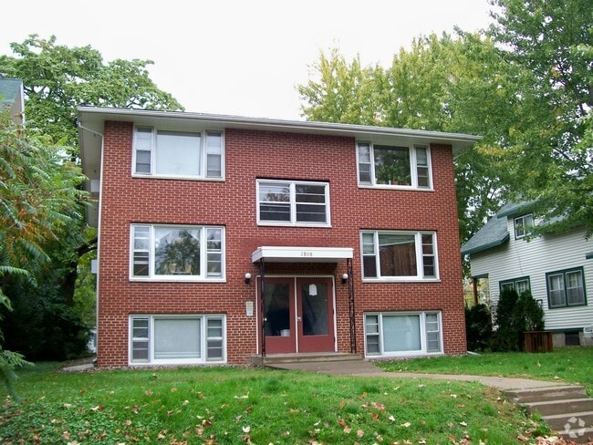 Building Photo - 2808 30th Ave S