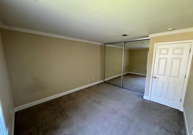 Building Photo - 331 Eastridge Dr