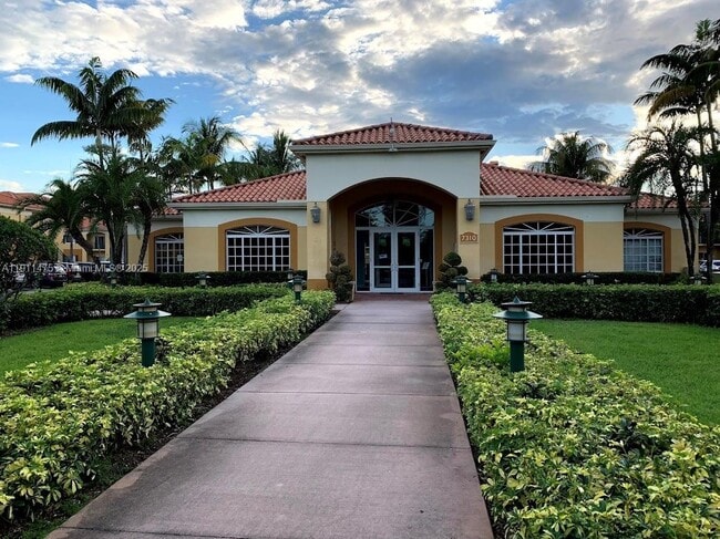 Primary Photo - 7350 NW 114th Ave