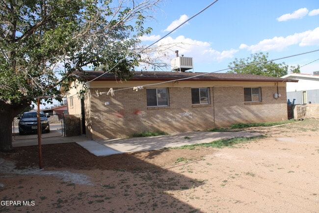 Building Photo - 5656 Sun Valley Dr