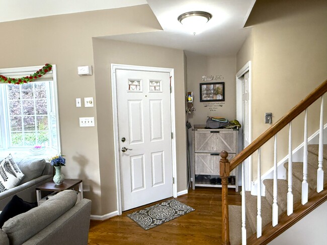 Building Photo - 8 Concord Crossing Ln