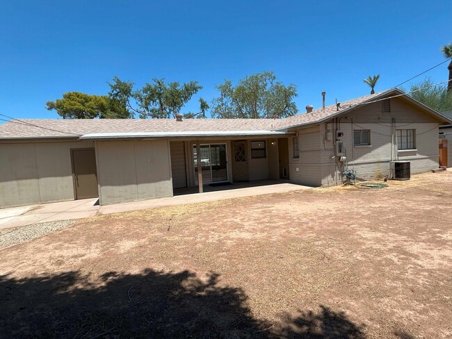 Building Photo - Highland Estates
