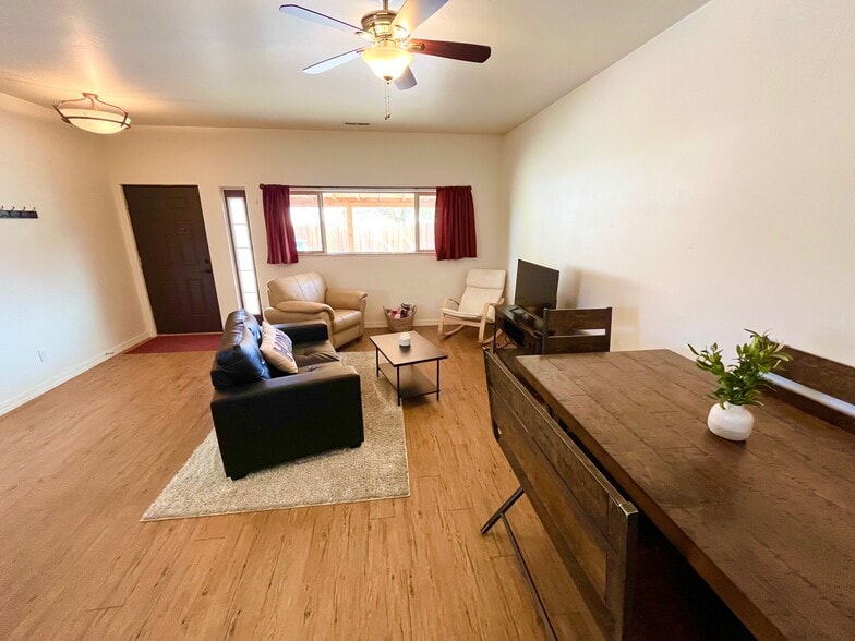 Living room - 125 N 17th St