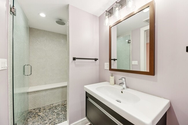 Building Photo - 1717 N Hudson Ave