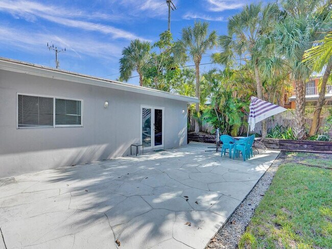 Building Photo - 4422 Sea Grape Dr