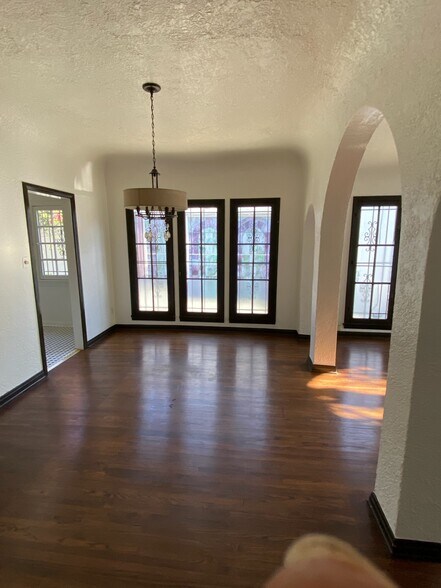 DINING ROOM - 2570 N Beachwood Dr