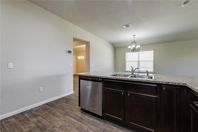 Building Photo - 401 Cassandra Dr