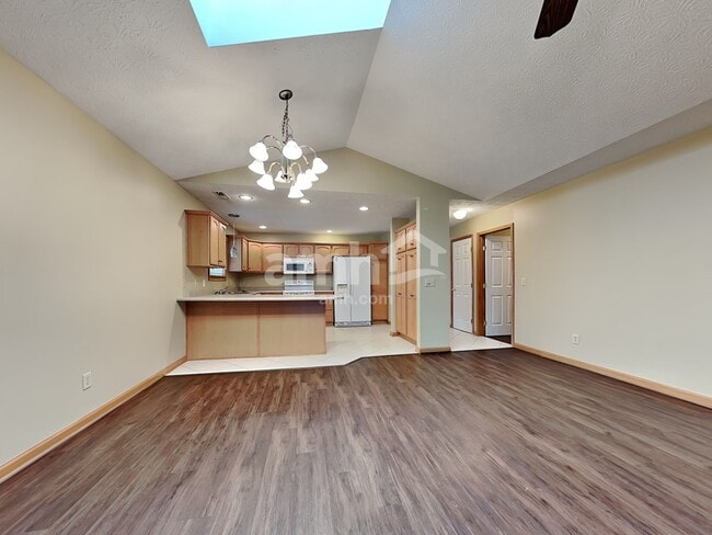 Building Photo - 2160 Schwinn Ave