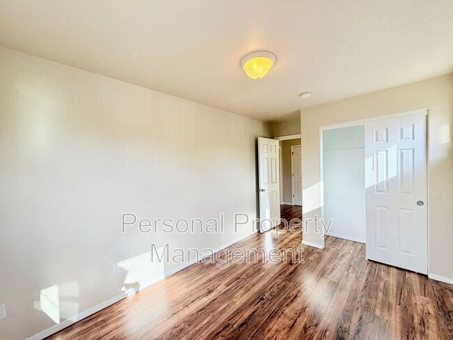 Building Photo - 13024 NE 26th St